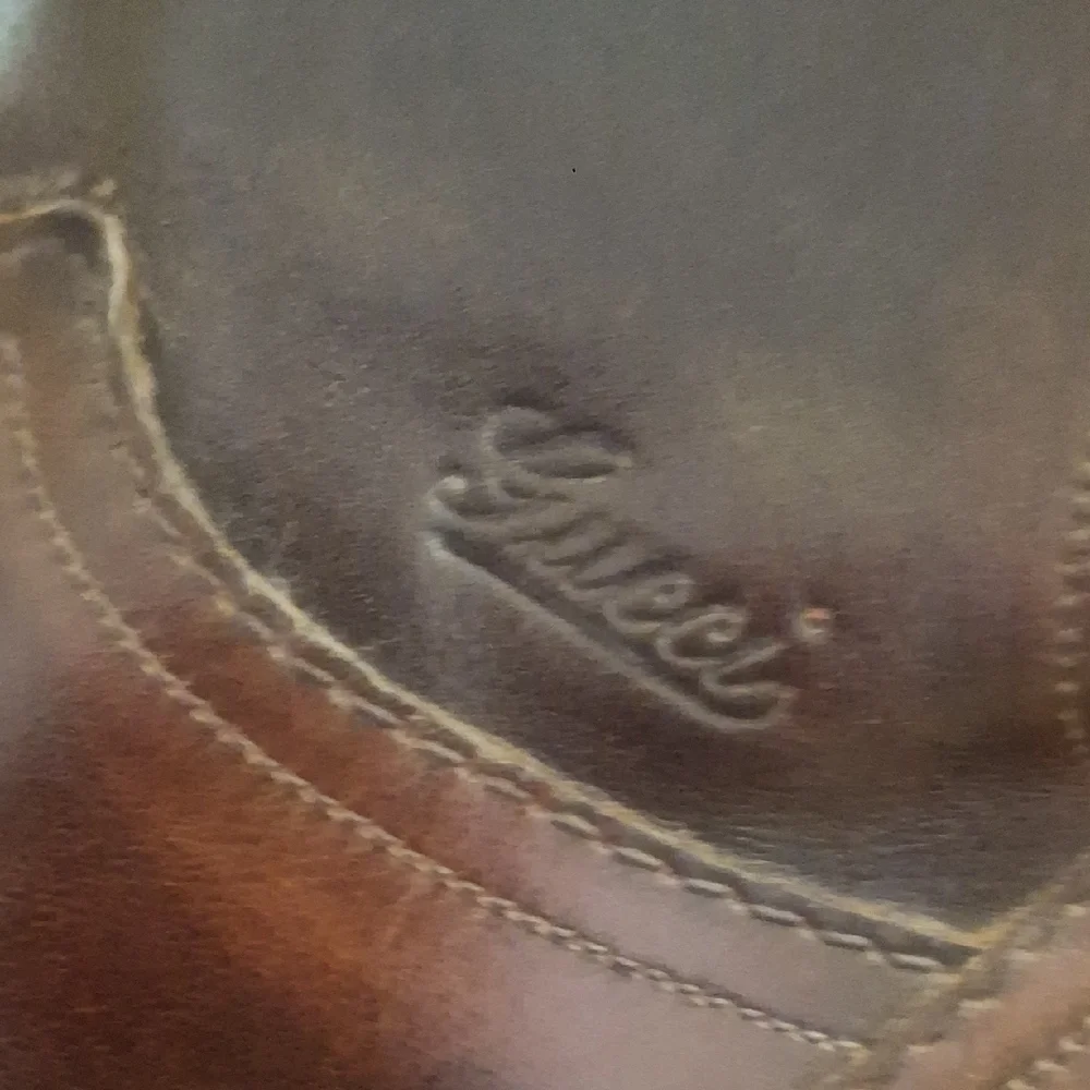 Gucci Script Loafers - Picture 2 of 6